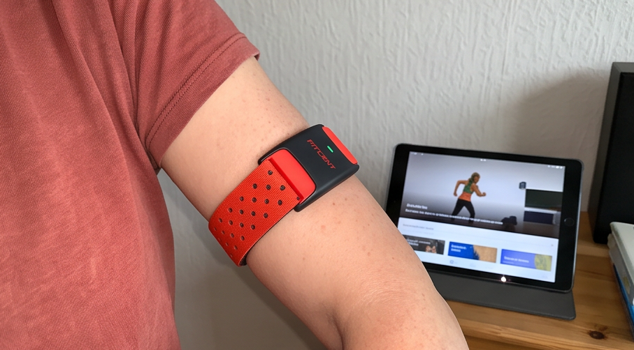 fitcent herzfrequenz armband rot2 in der Anwendung